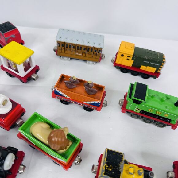25 Thomas & Friends Die-Cast Metal Lot Sodor 2002 2004 2006 Bee Zoo - Picture 2 of 11
